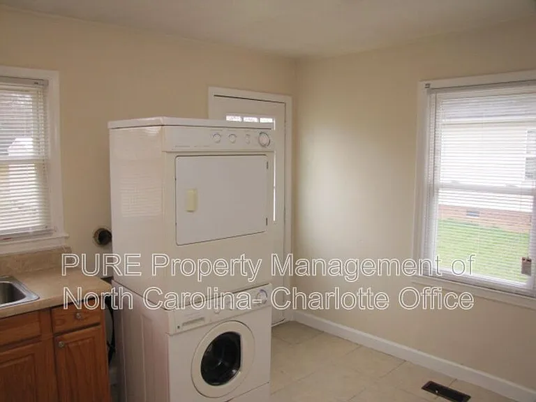 680 Tulsa Ct NW — Photo 5