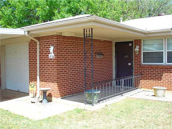 2nd image of 4801 Pam Pl