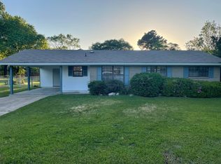 51 Landing Dr, Columbus, MS 39702