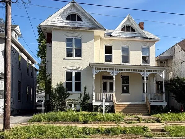 311 E Washington St, Charles Town, WV 25414