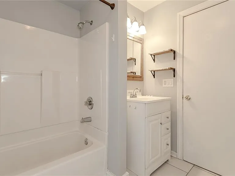 1752 Brainard Rd — Photo 18
