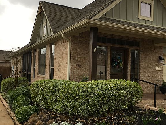 2nd image of 1715 Twin Pond Cir