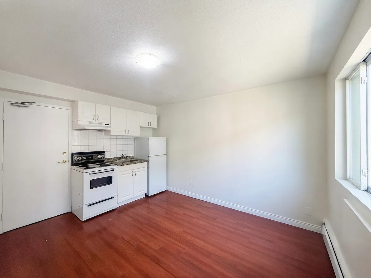 198 Dunn Ave - 303 — Photo 4