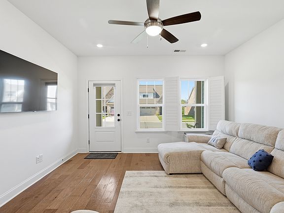 5th image of 1576 Cedarbrooke Ln