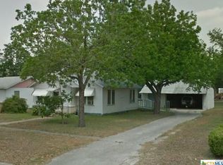 613 Milam St, Luling, TX 78648