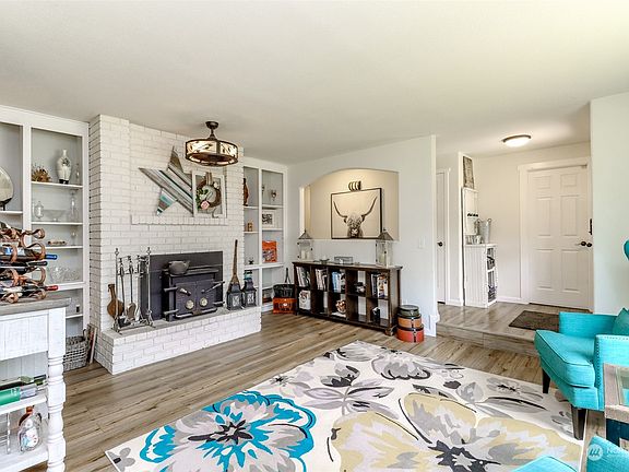 4th image of 15010 113th Avenue E