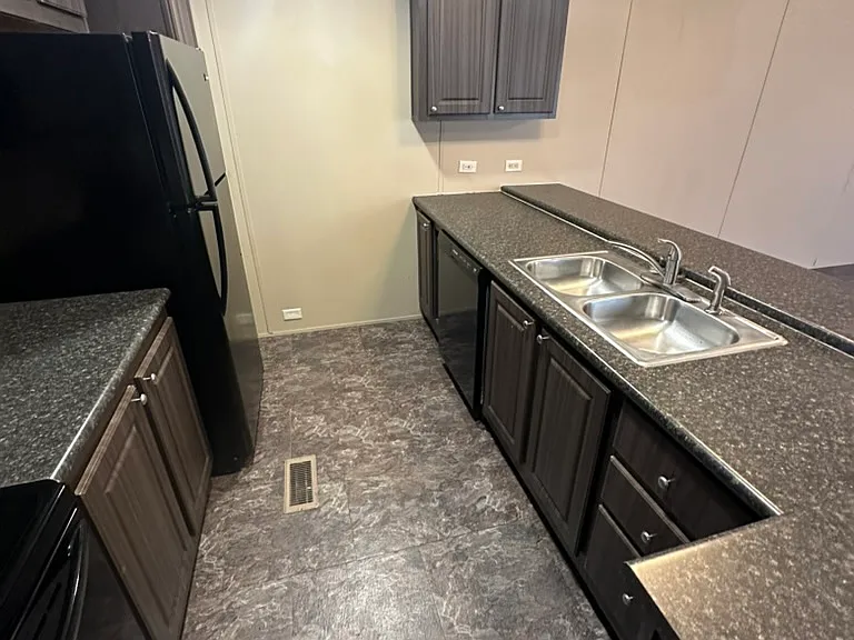 2516 Dana Cir — Photo 3