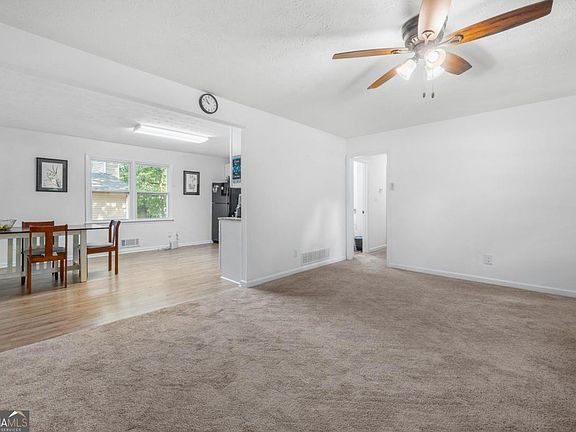 4th image of 245 Amanda Ct