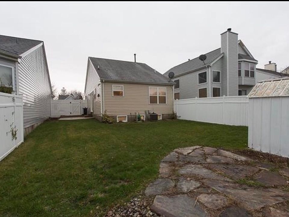 1st image of 842 Liberty Village Dr