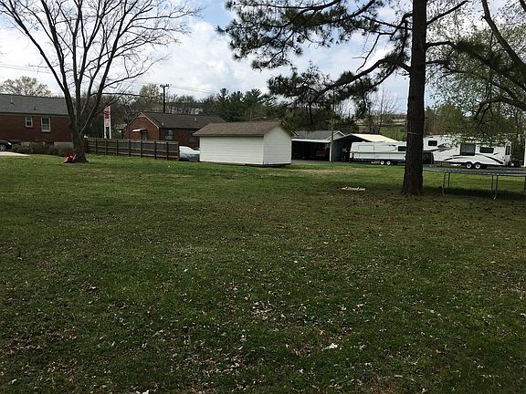 5th image of 2102 Elm Hill Pike