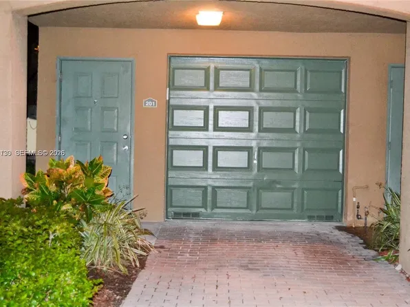 2871 NE 185th St APT 201, Aventura, FL 33180