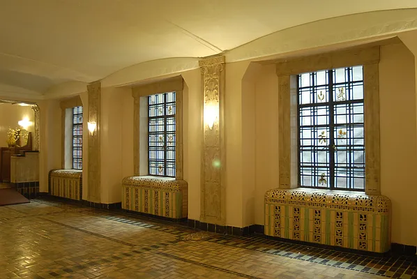 Sold by Roxann Realty LLC | media 10