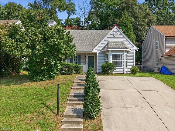 2nd image of 4902 Heritage Woods Ct