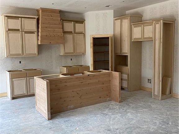 5th image of 312 Charli Cir