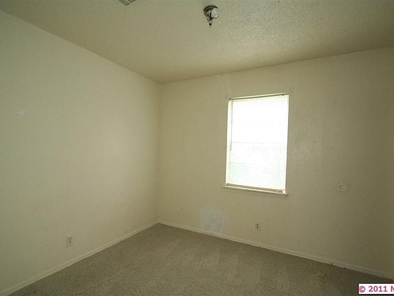 5th image of 2812 S Cedar St