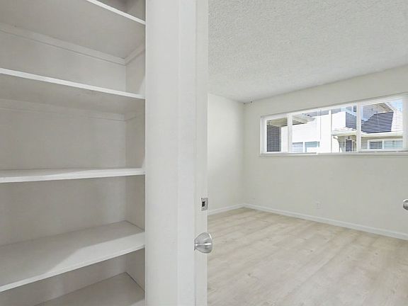2nd image of 1670 Calle Diamonte