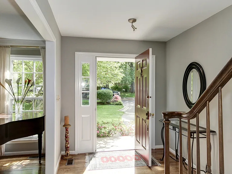 13 Avalon Ct — Photo 2