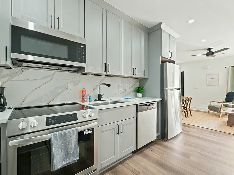 582 Hamilton E Holmes Dr NW — Photo 8