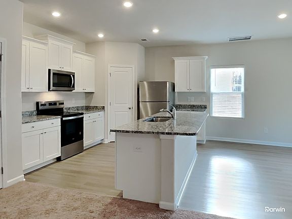 4th image of 213 New Villas St