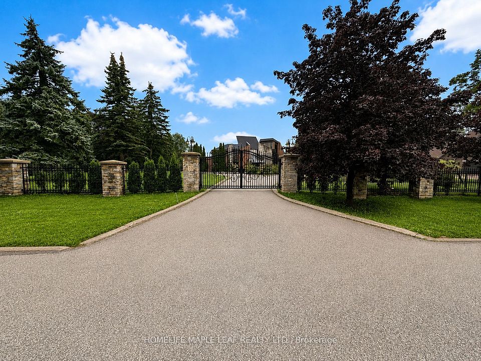 1st image of 10 Edge Forest Dr