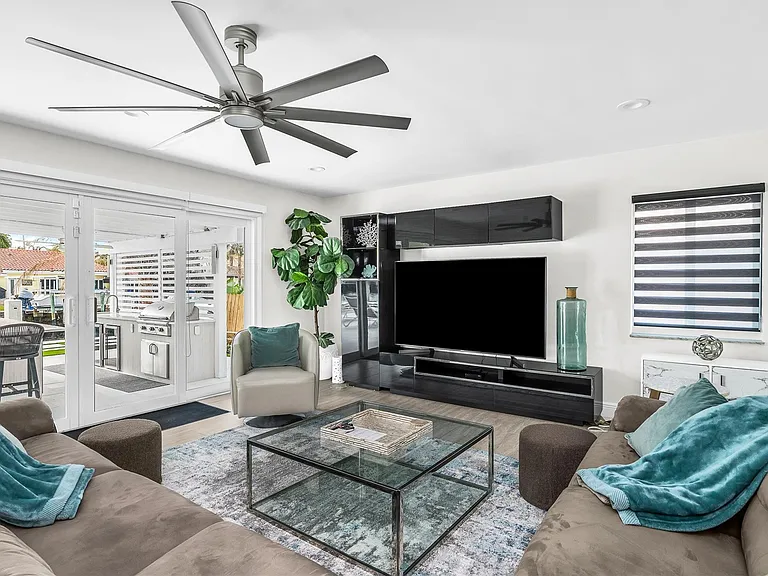 39 Castle Harbor Isle Dr — Photo 14