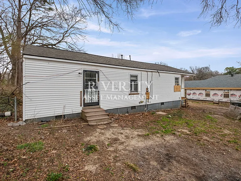 2185 Slocum Ave — Photo 5