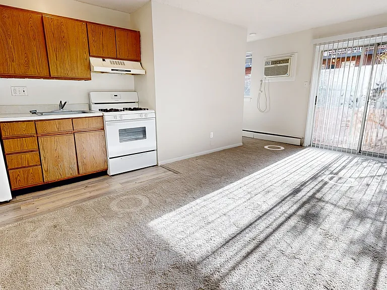 Colonial Point Apartments — Photo 25