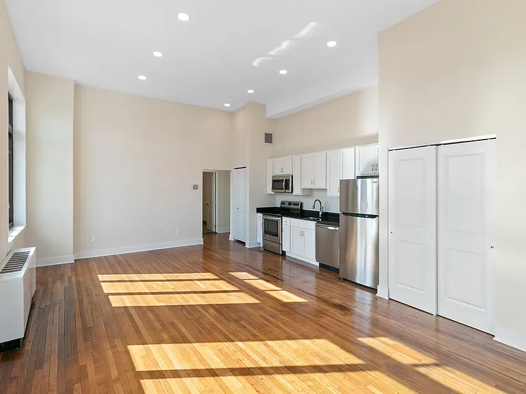 Fyfe Apartments — Photo 37