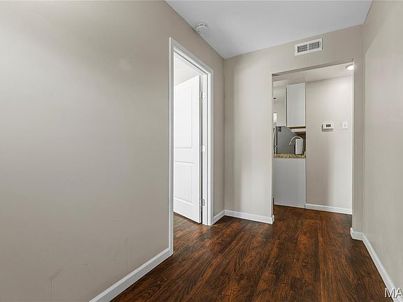 4th image of 8 McNulty Dr