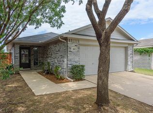 905 Savage Dr, Denton, TX 76207