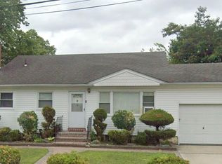 187 Urban Ave, Westbury, NY 11590