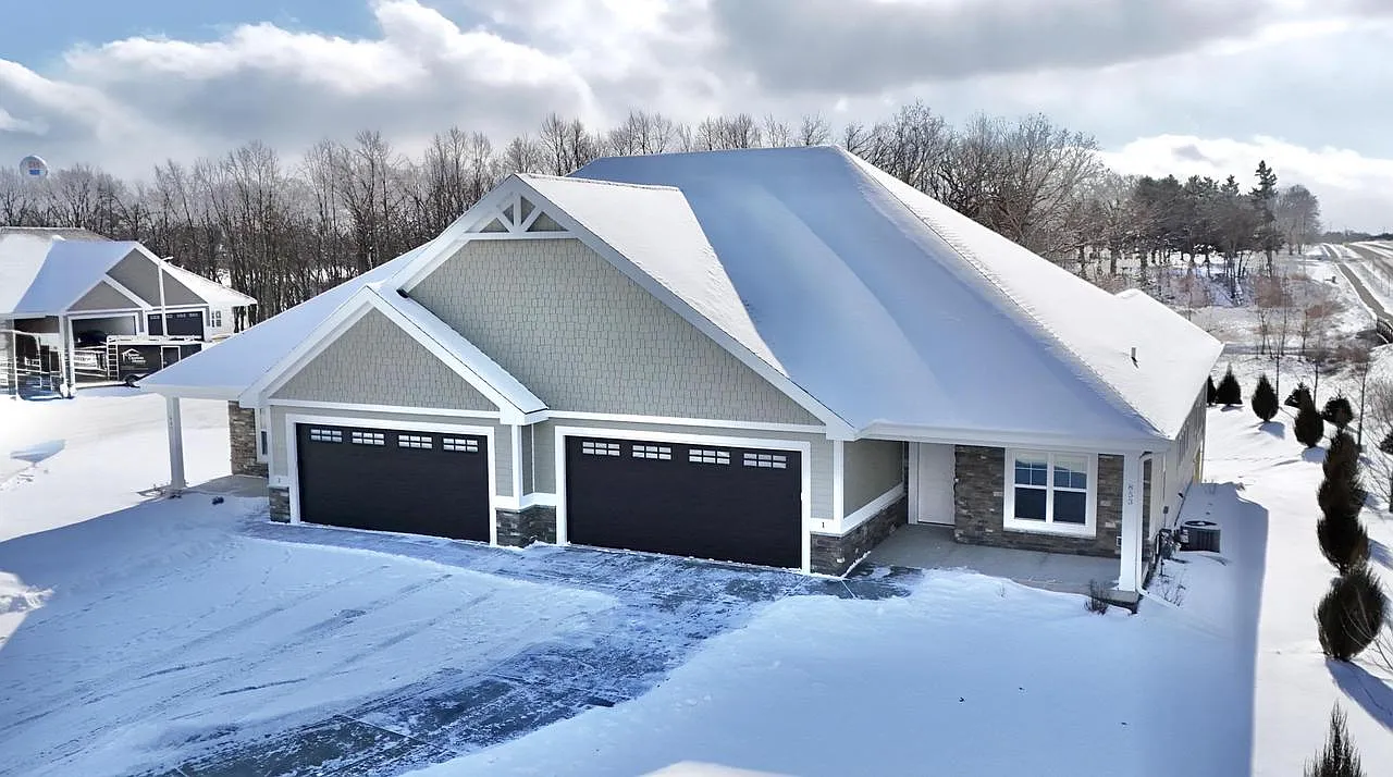 Unit 3 Deer Hollow Court photo 1