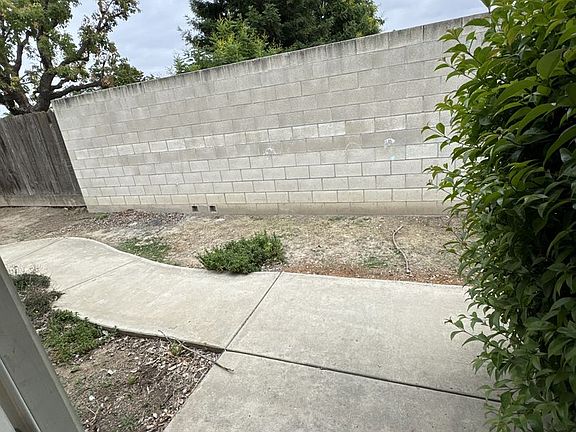 4th image of 2417-2423 W Sunnyside Ave #2421