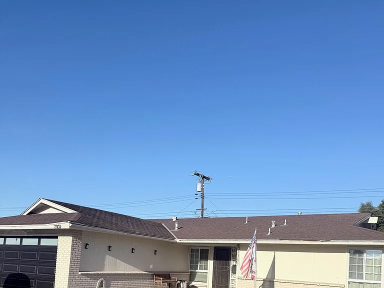 2301 Mono St — Photo 1