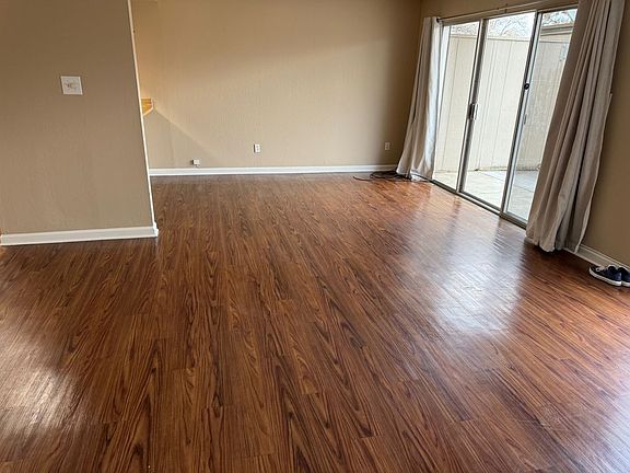 3rd image of 2504 Florida Ln