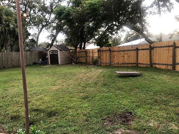 5th image of 203 Dolphin St