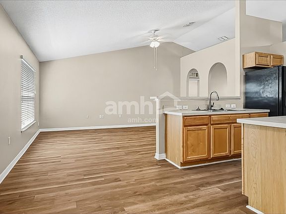 5th image of 11932 Chester Creek Rd