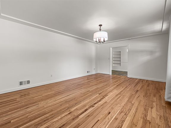 5th image of 202 Dearborn Ave