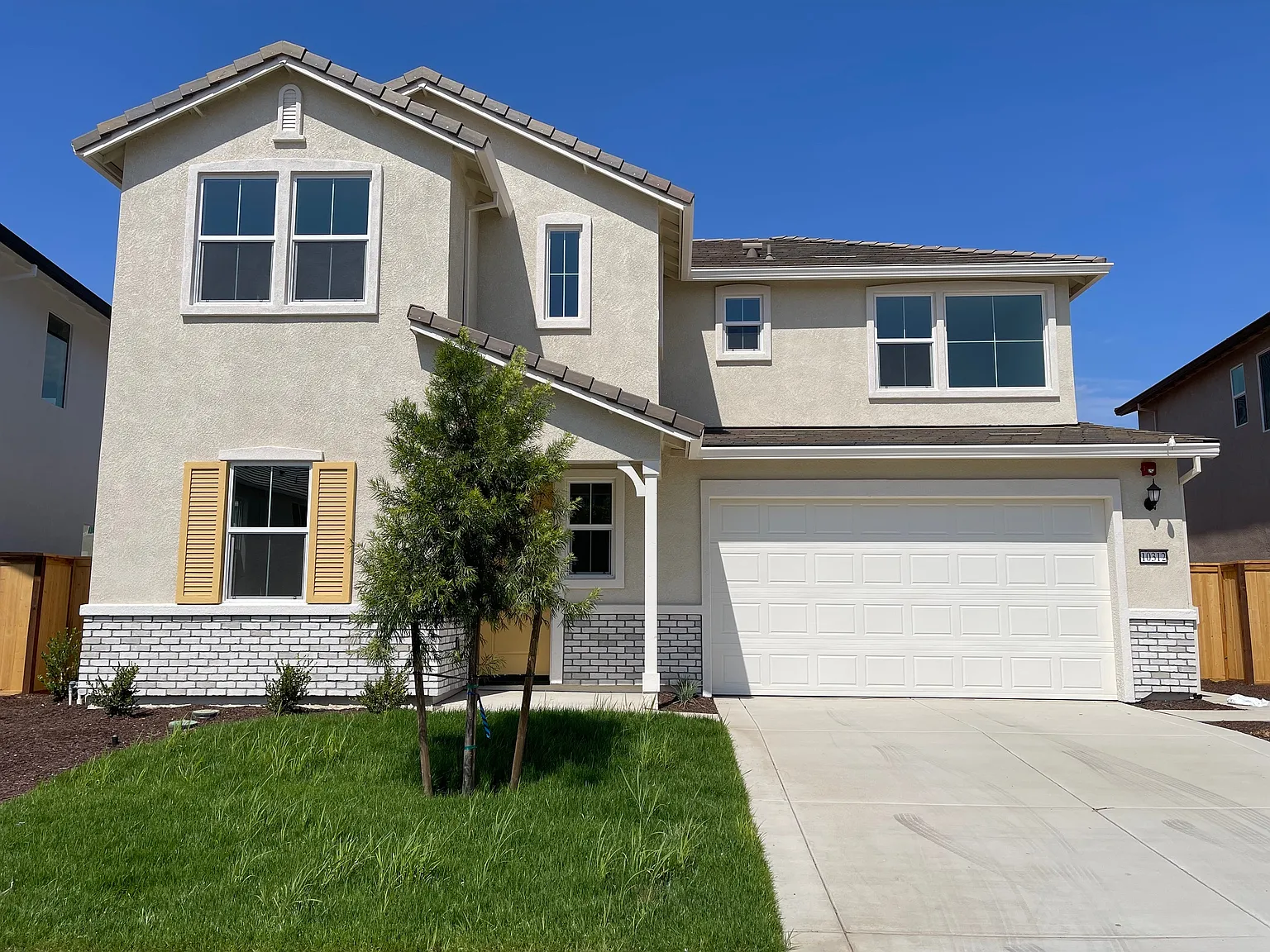 4 bed, 3.5 bath, 2700 sqft, $3,595 — Photo 1