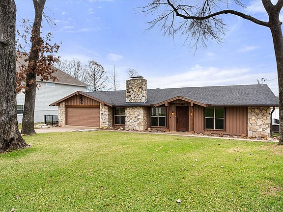 3rd image of 110 Northwood Pl