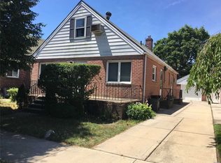 7636 168th St, Fresh Meadows, NY 11366