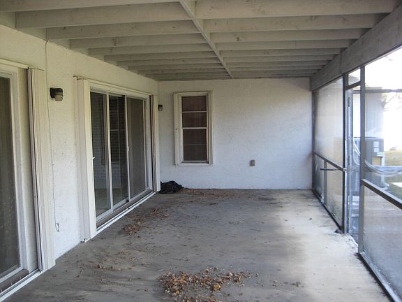 4th image of 1450 SW 25th Avenue