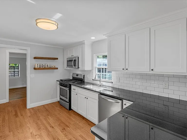 117 Ida St — Photo 6