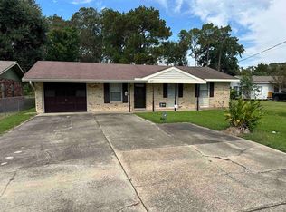 227 Seagraves St, Jennings, LA 70546