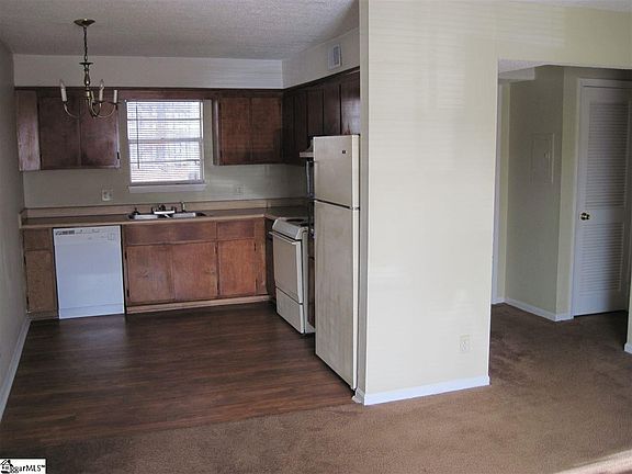 3rd image of 713 E Curtis St APT 3