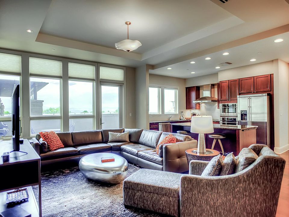 Living Room with Terrace Access