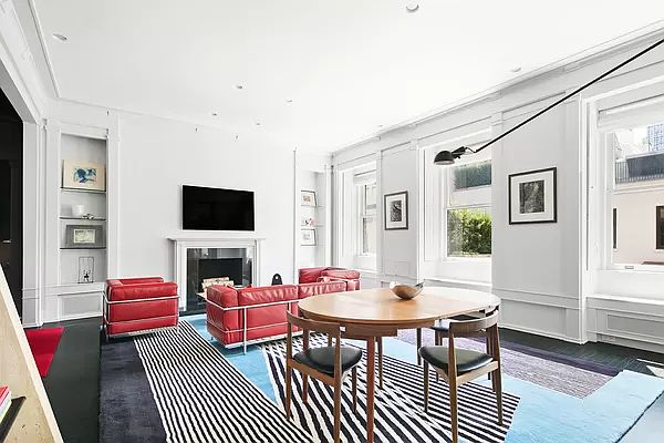 1st image of 10 E 68th St #45
