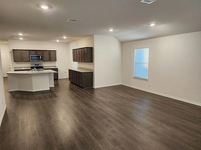 100 Stovall Ln — Photo 13