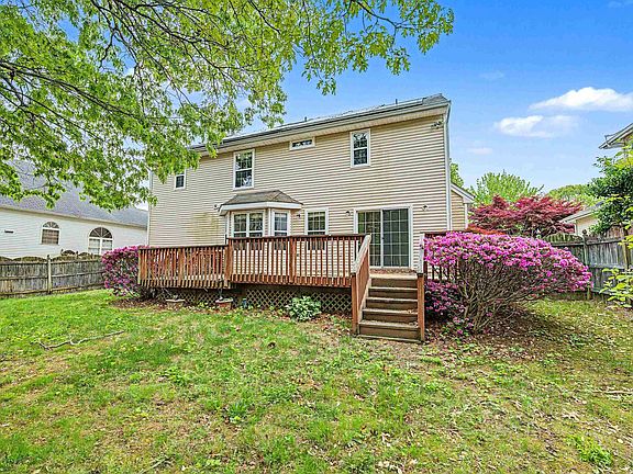 3rd image of 111 Bonita Dr
