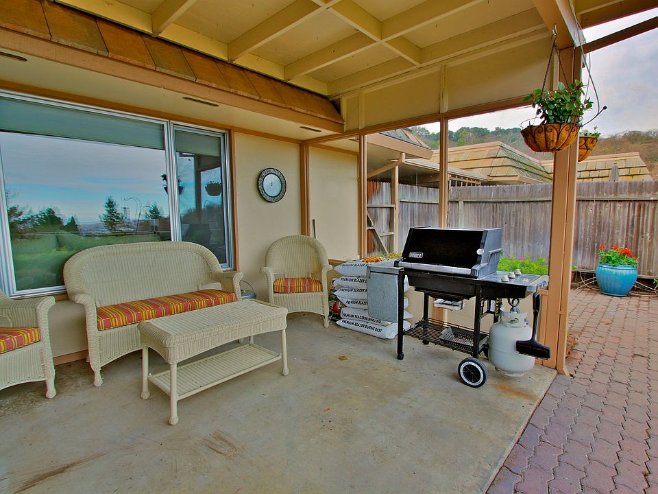 2nd image of 2141 Ptarmigan Dr APT 1